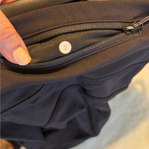 Lululemon Cropped leggings size 2 - Picture 4 of 5